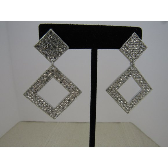 NWOT RHINESTONE  DIAMOND  SHAPE DROP EARRINGS - Picture 2 of 5